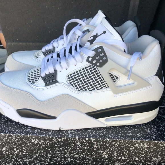 Jordan 4 Military Black - Picture 1 of 7